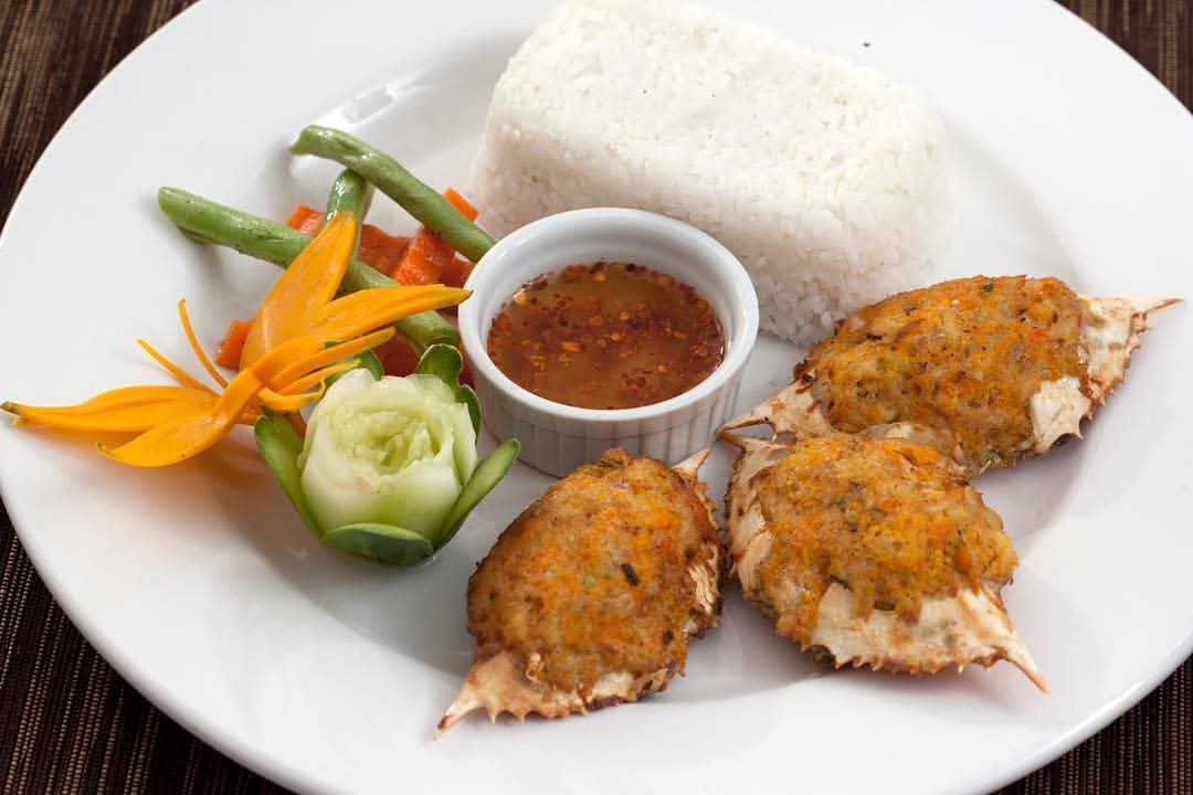 Rellenong alimasag served with rice and dipping sauce at Café Escudero